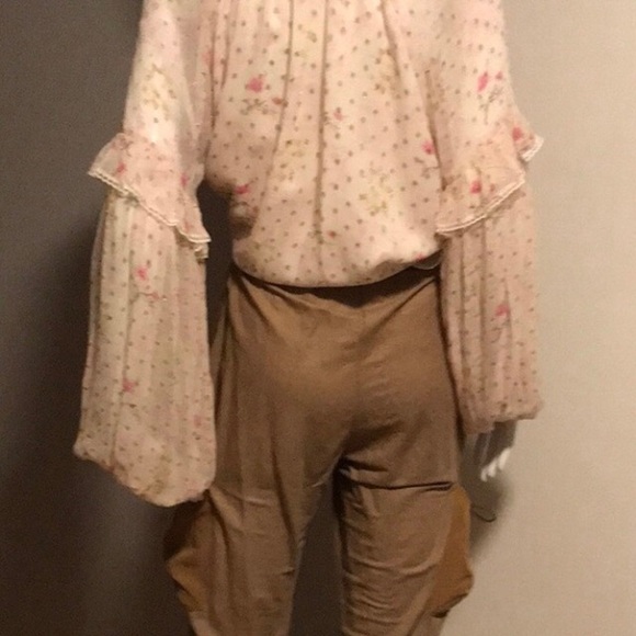 Hemant & Nandita luxury blouse - Picture 3 of 15